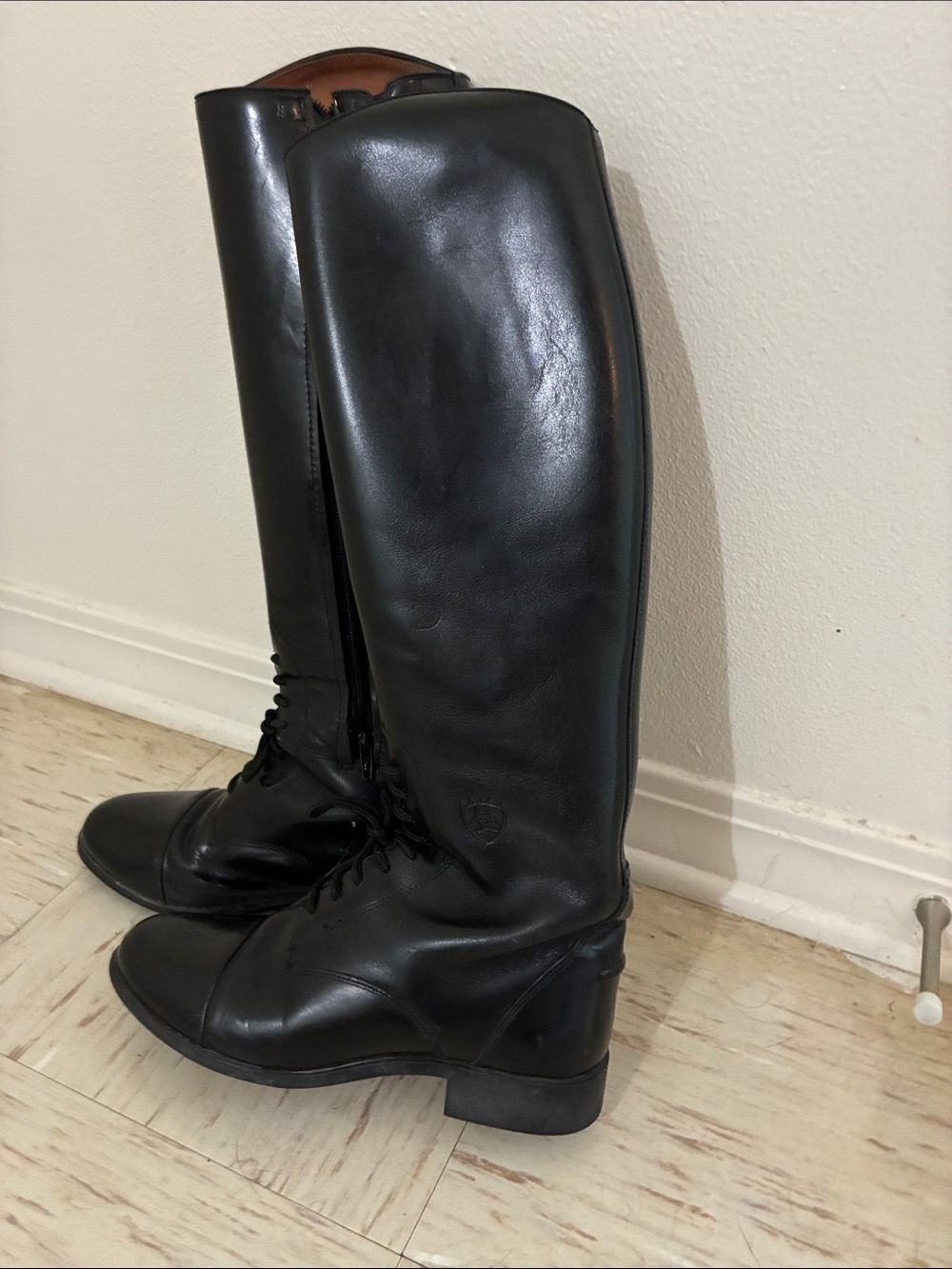 Ariat Women’s tall leather black English riding boots size 9
